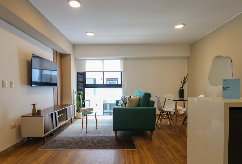 w Grandiose 2BR w Radiant Deco in Miraflores