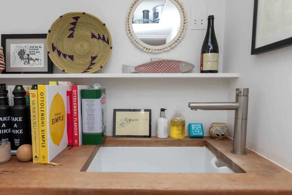 Beautiful 2 Bedroom Townhouse With Garden in Kentish Town