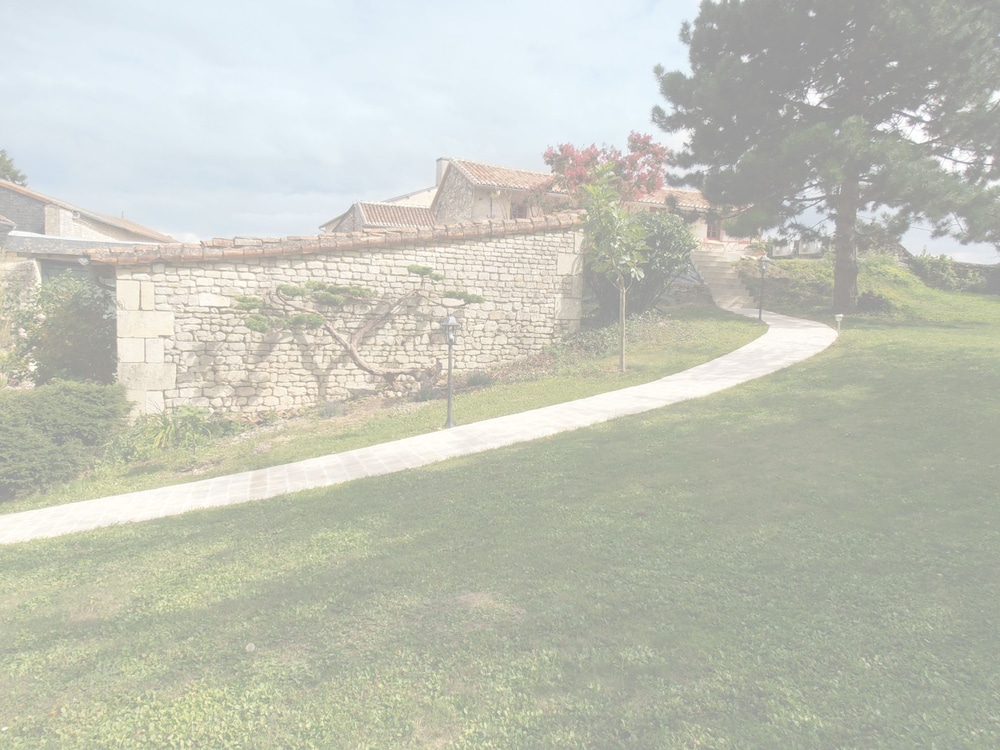 La Parenthese de Chalais view 2