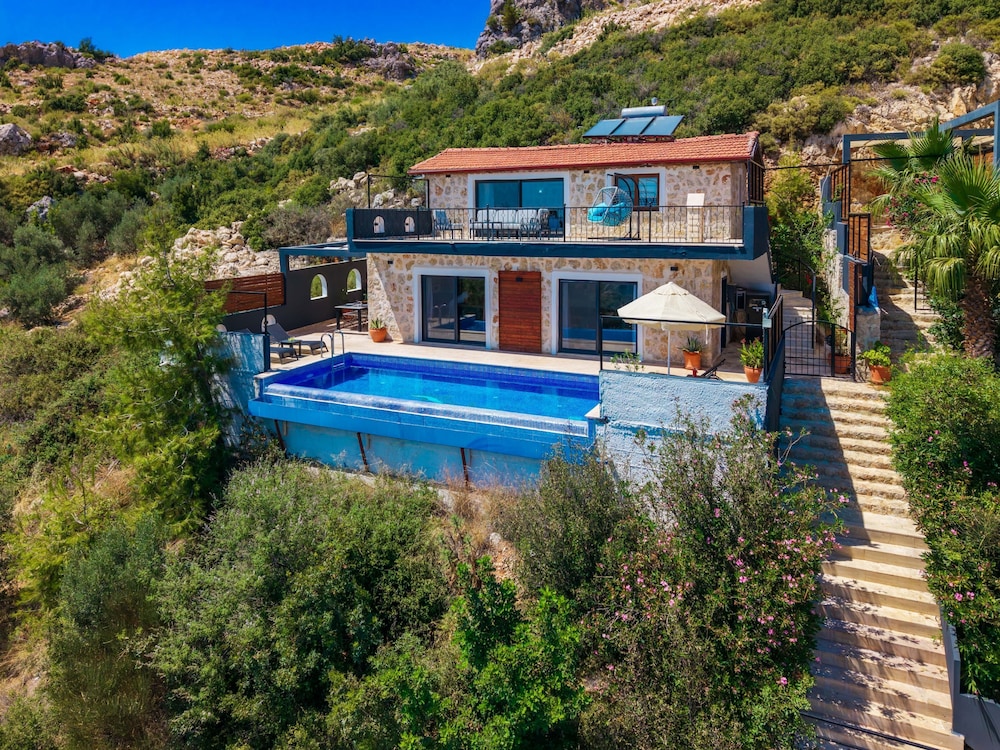 Villa Elvin in Slamlar K y