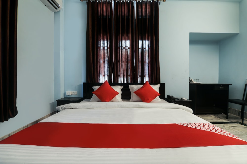 OYO 17077 Elegant Guest House