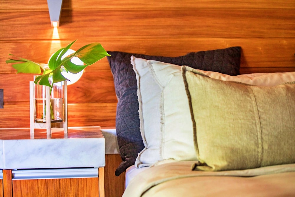 Alkira Award Winning Luxury Holiday Home view 3