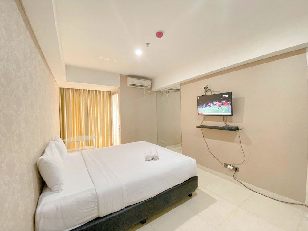 Good Homey Studio Apartment at Warhol (W/R) Residences
