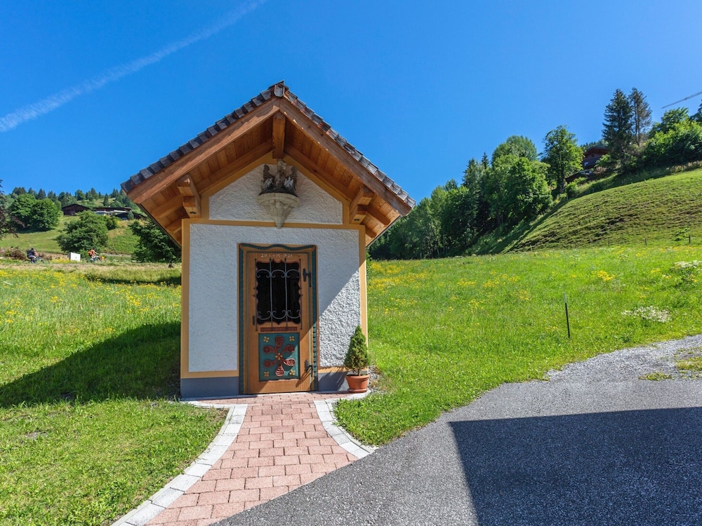 Elegant Apartment in Saalbach-hinterglemm Near Ski Bus