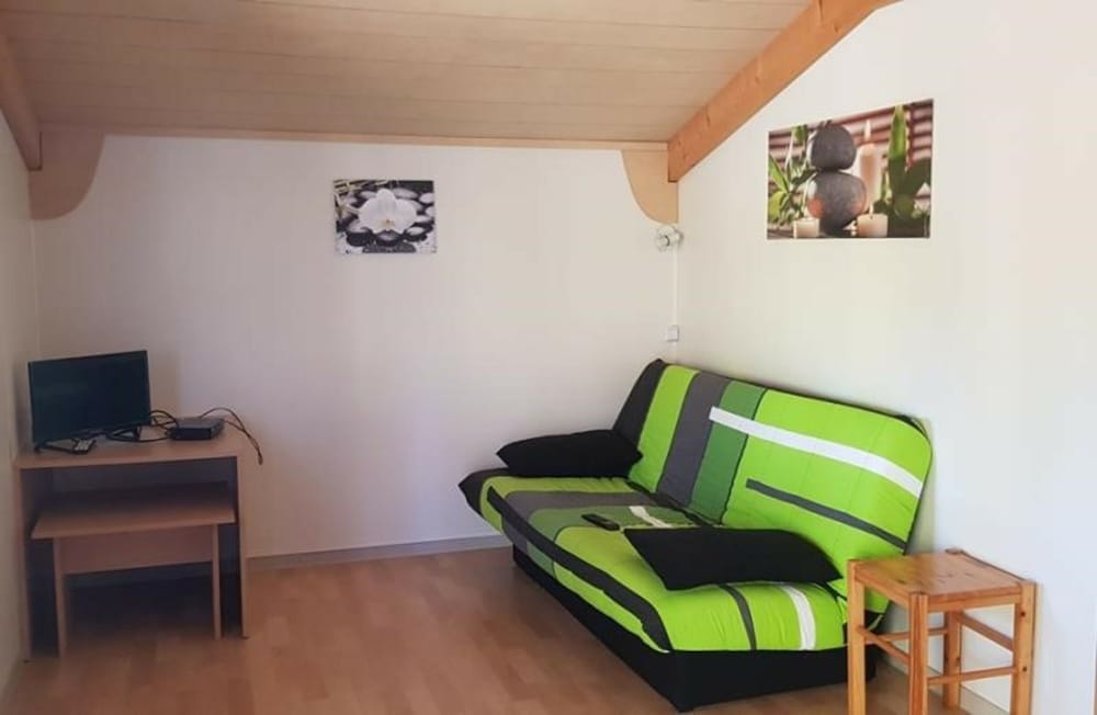 Camping Le Verdoyant - Chalets view 4