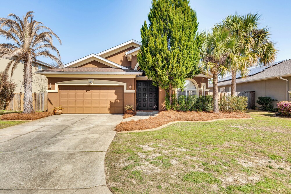 8 Mi to Beach: Home in Mary Esther