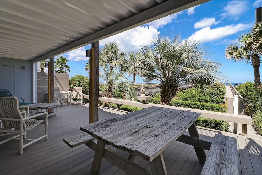 Fernandina Beach Vacations - Dog Friendly Oceanfront Beach House by RedAwning - Property Image 29