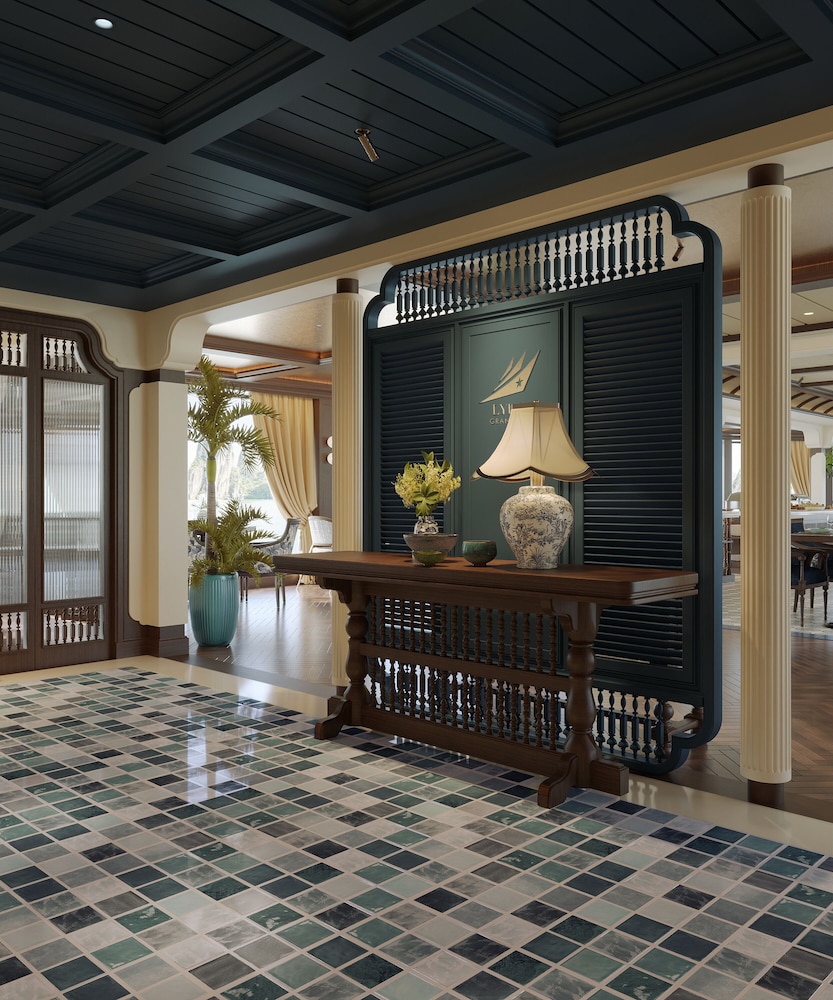 Halong Lyra Grandeur Cruise