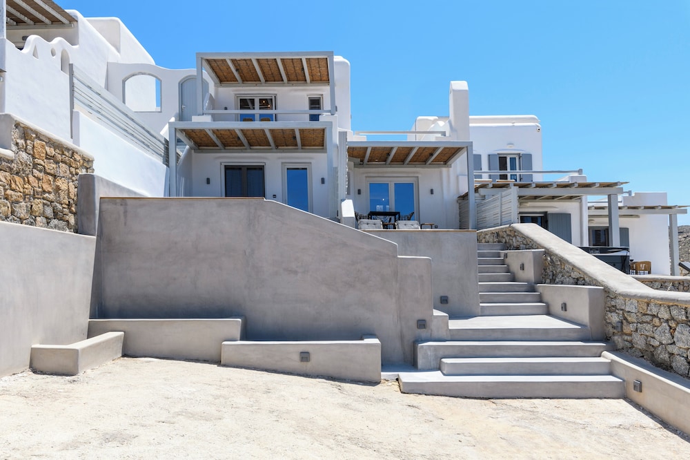 Mykonist Merchia Beach Villas & Suites