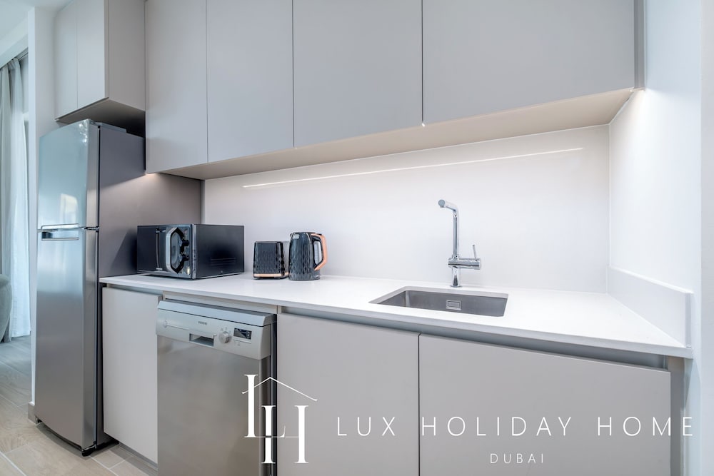 LUX The Dubai Creek Beach Suite 2