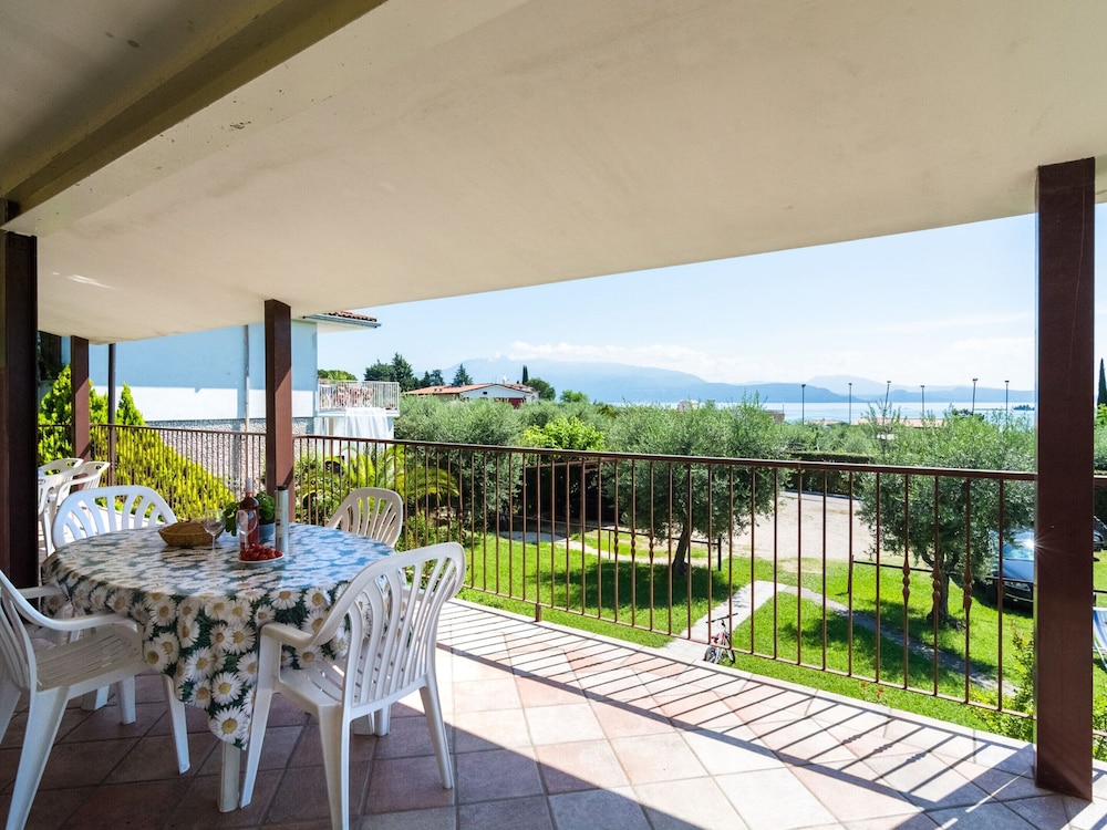 Mansion by Lake Garda With Pools & Olive Trees photo 5