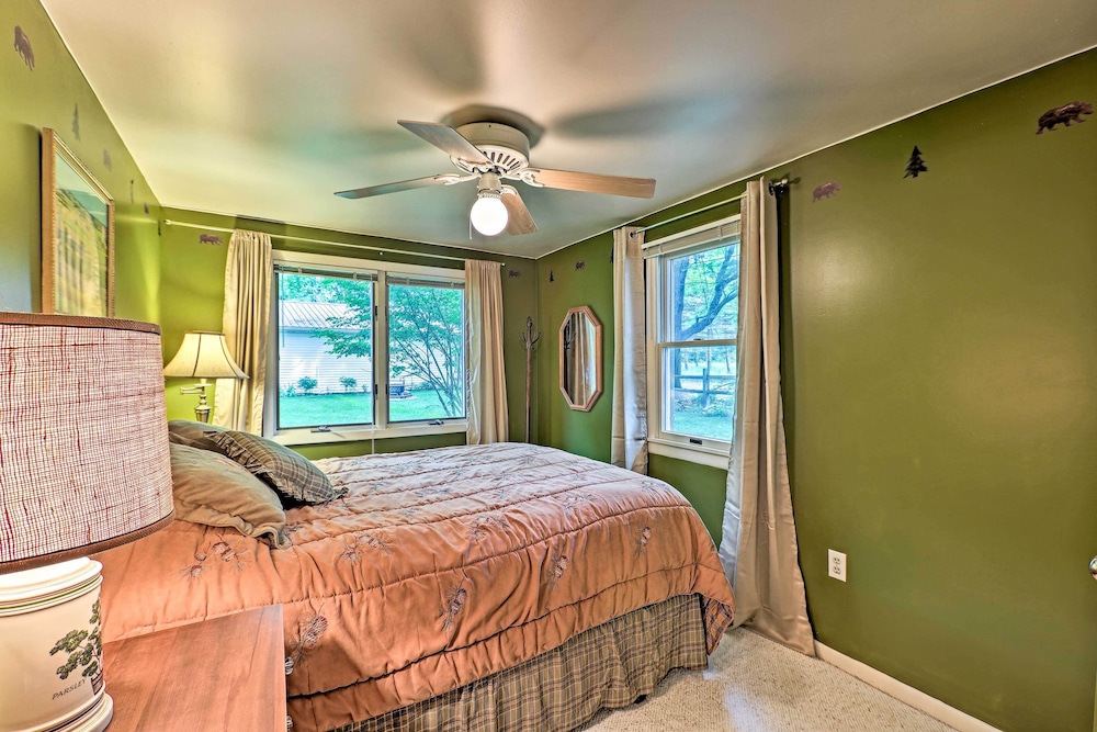 Le Roy Lakefront Retreat w/ Dock Kayaks! - Property Image 24