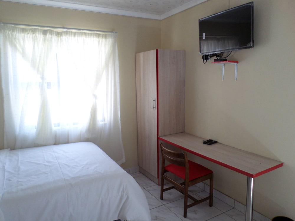 Johannesburg Vacations - DJ Guest Lodge - Property Image 12