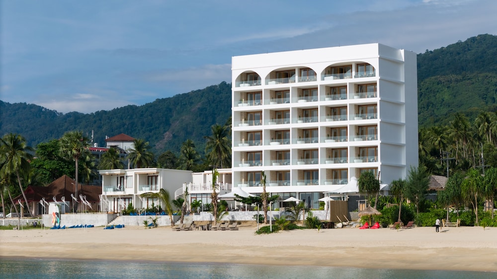 Hotel Elite Atoll Beachfront Hotel - Image 1