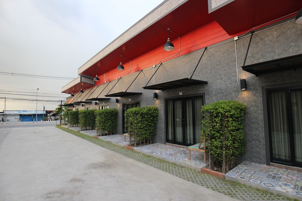 One Beat Vintage & Bistro