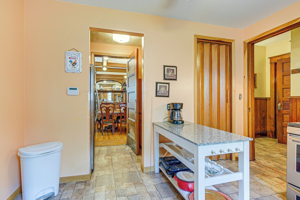 Spacious Home 2 Mi to Seneca Allegany Casino!