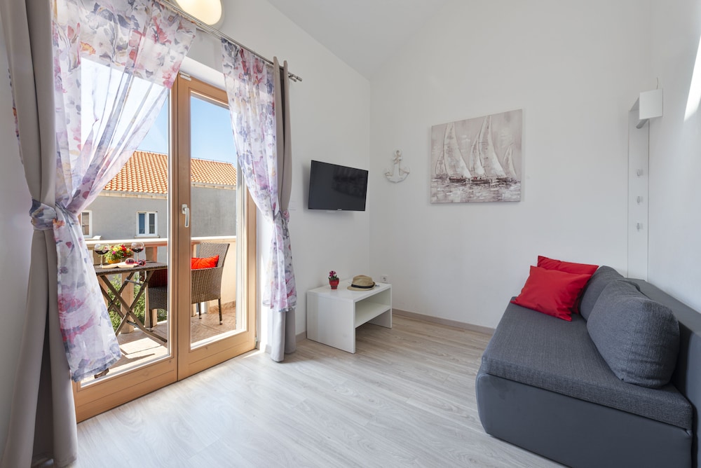 Cina Apartments