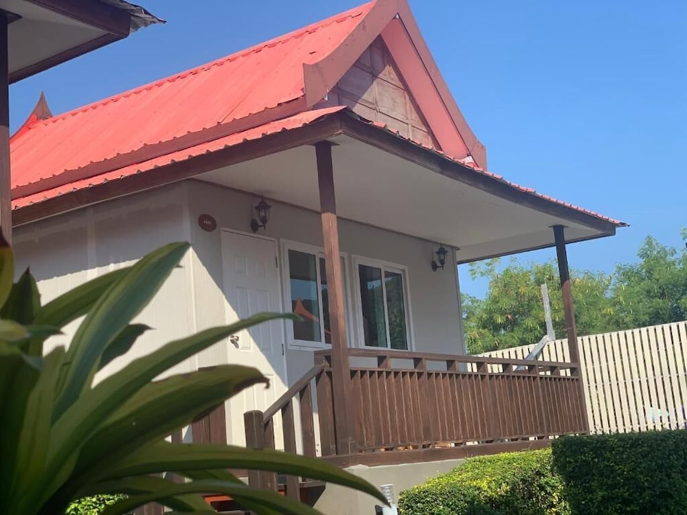 Hotel Phi Phi Little Star Resort - Image 1