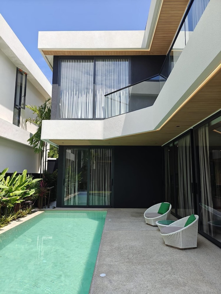 Aileen Layan Villa 3 Private Pool 4 Bedroom