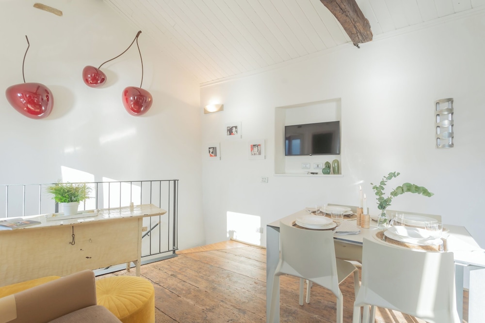 The Green Nest by Lake Como by Rent all Como