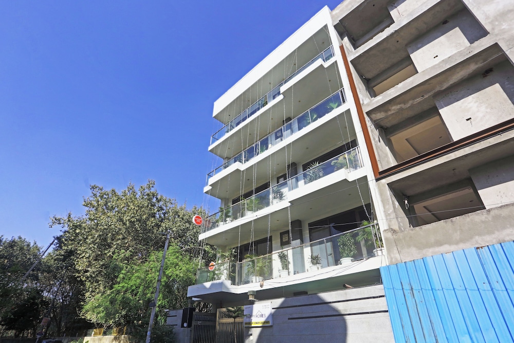 Hotel Aerostar Gold Near Yashobhoomi