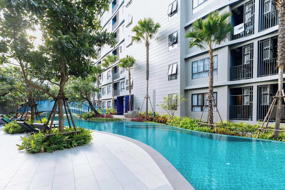2BR Condo Pool and Full Gym C262
