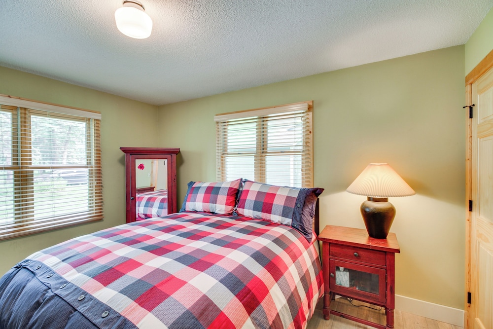 2 Mi to Marina: Family Home on Sibley Lake!