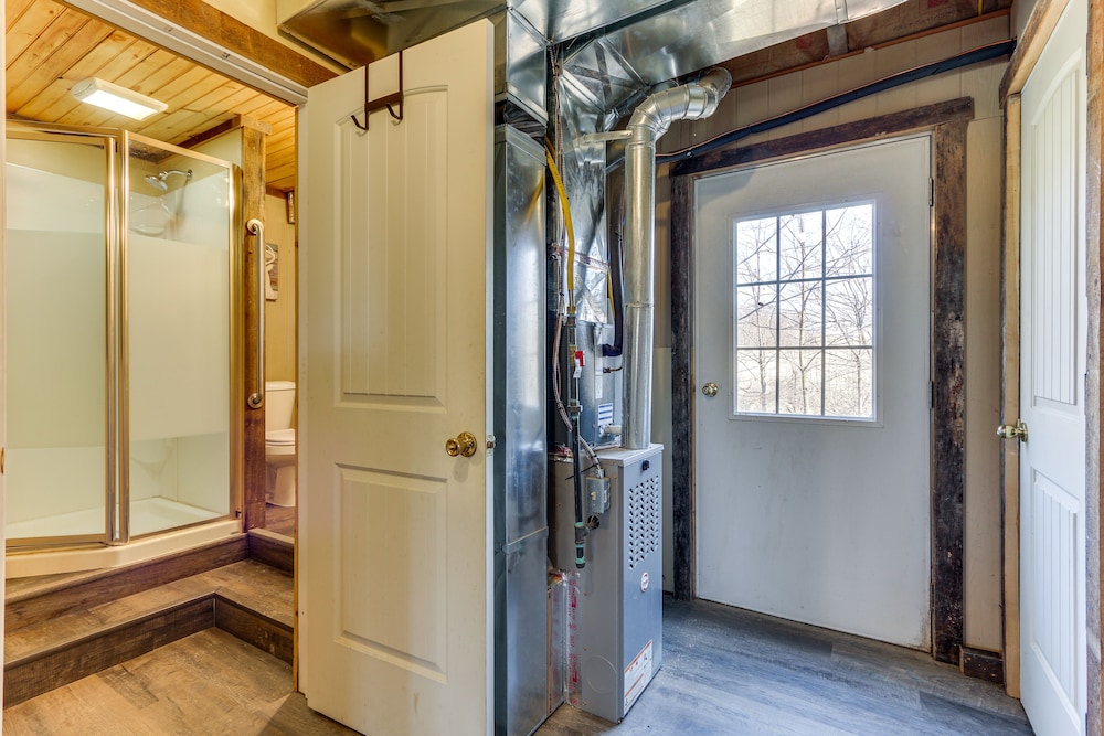 Rustic Mount Perry Cabin Near Fishing Pond  Farm - Property Image 18