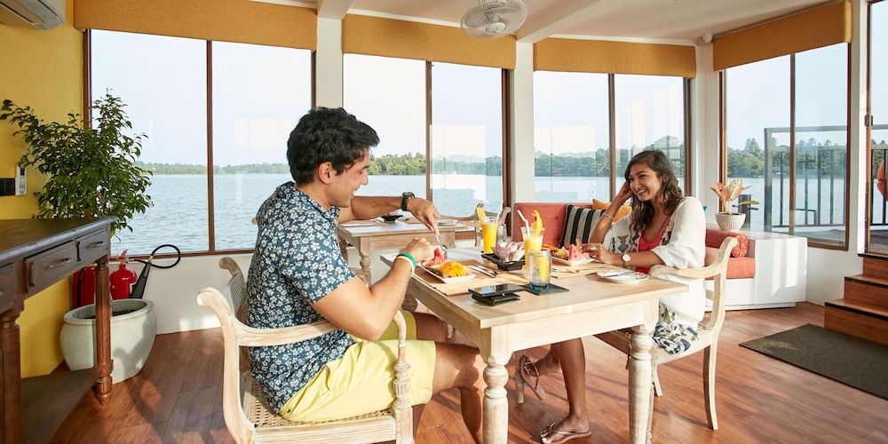 Houseboats By DAE Colombo