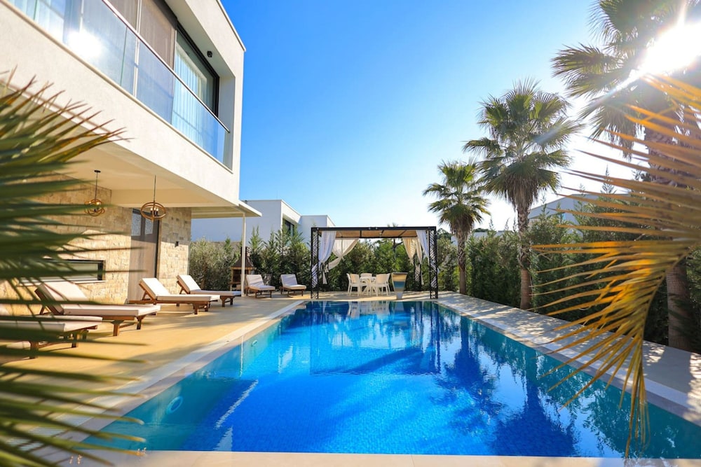 Sanpietro Vacation Villa 005