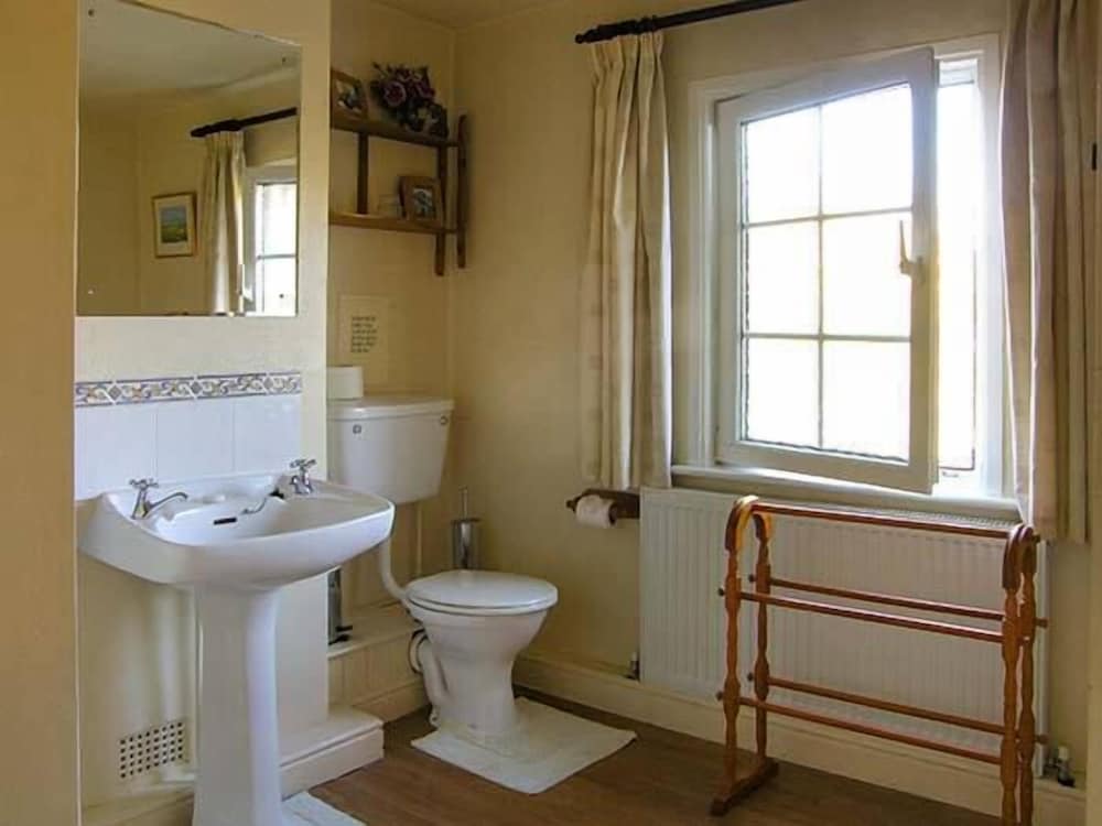 Aqueduct Cottage