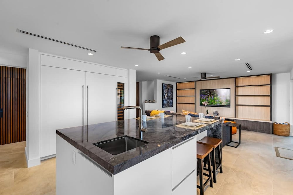 Newly Renovated Notos Cove Villa Property