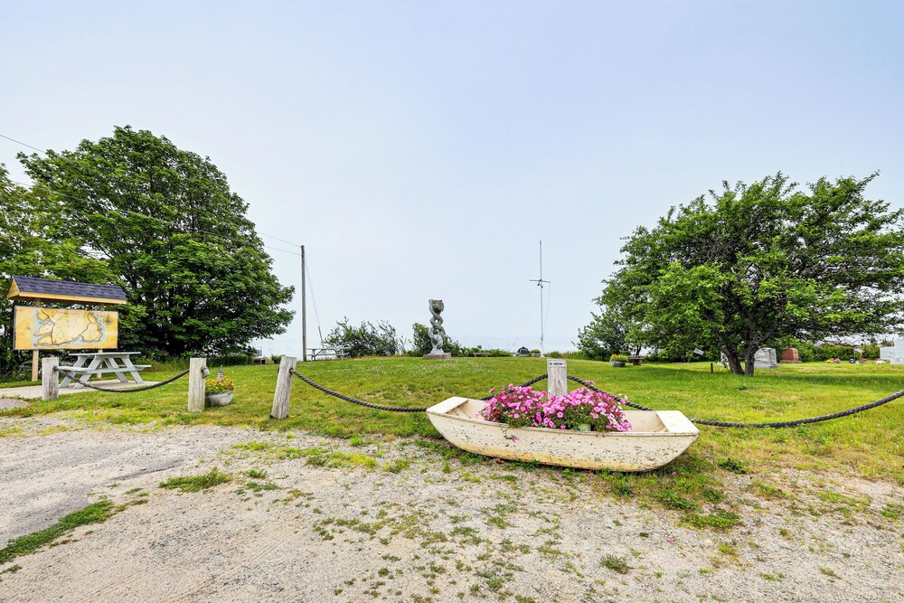 The Hideaway in Downeast Maine: Walk to Ocean