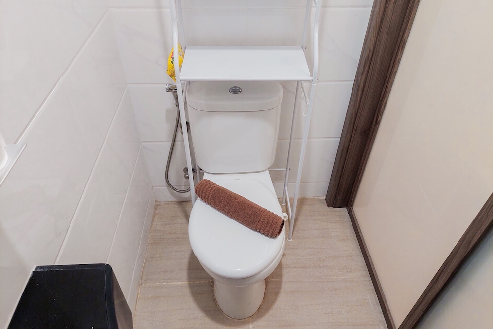 Simple And Homey Studio At Sky House Bsd Apartment