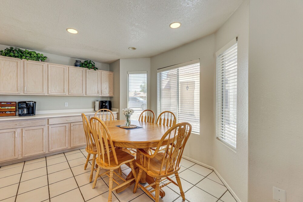 Swim w/ a View: Scenic Desert Retreat in Glendale
