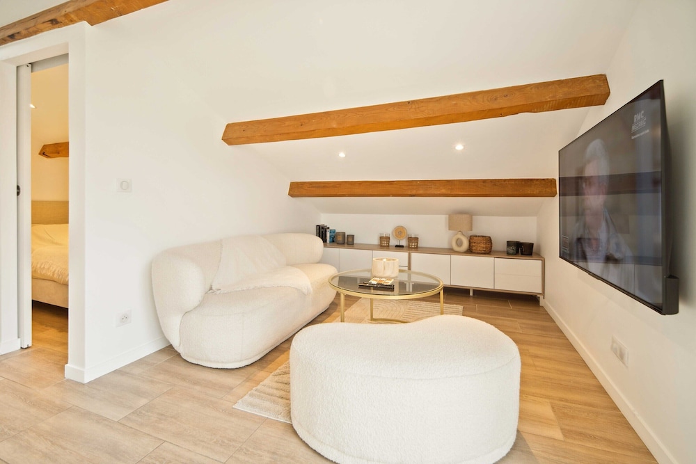 Bright Apartment - AC- 2P - Center of St Tropez