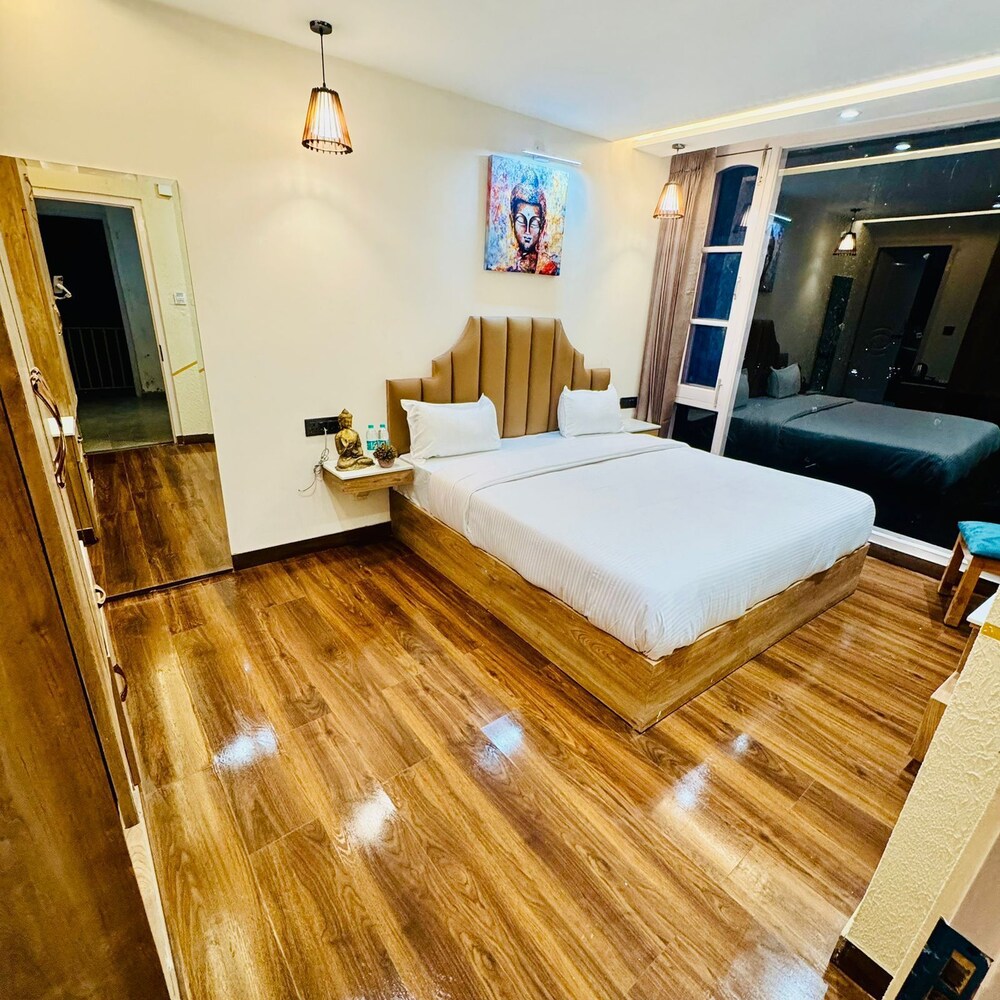 Jasmine Hotel Mall Road Dalhousie