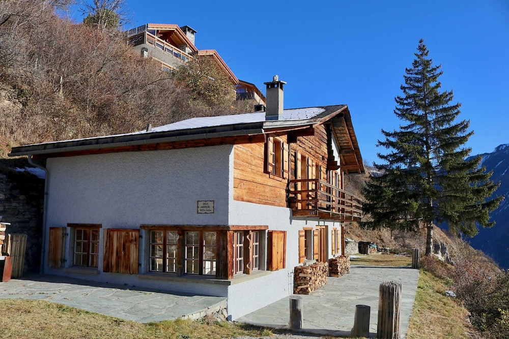 Beautiful Chalet for 10 People in Vercorin
