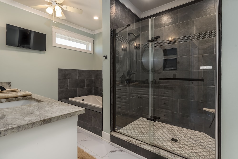 Bay Breeze - 2420 Bienville 4 Bedroom Home
