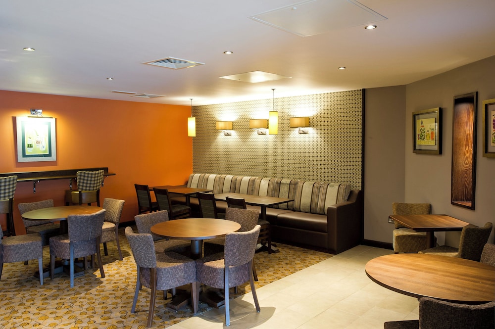 Premier Inn Glasgow Pacific Quay 5