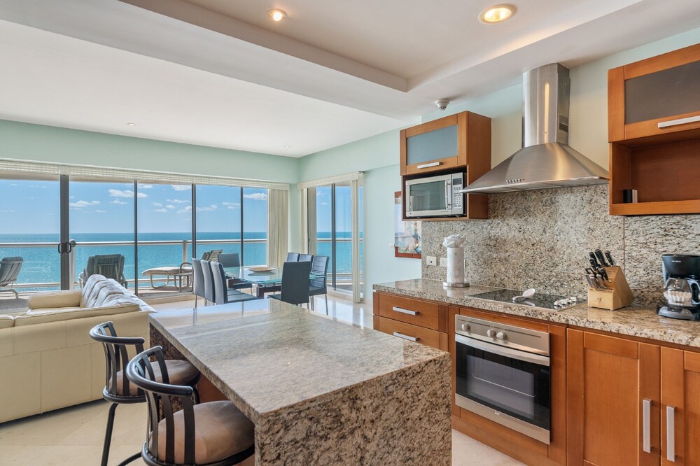 Luna Blanca 0801-2BR by Kivoya