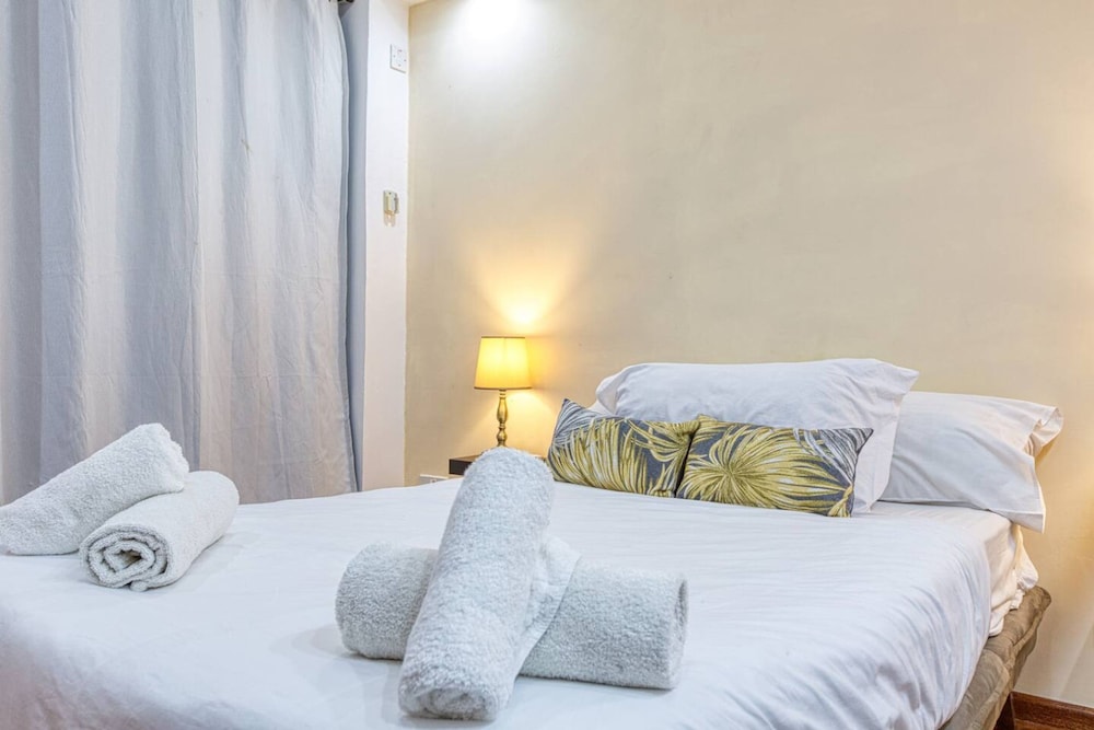 Benny s Seaside Escape Sliema
