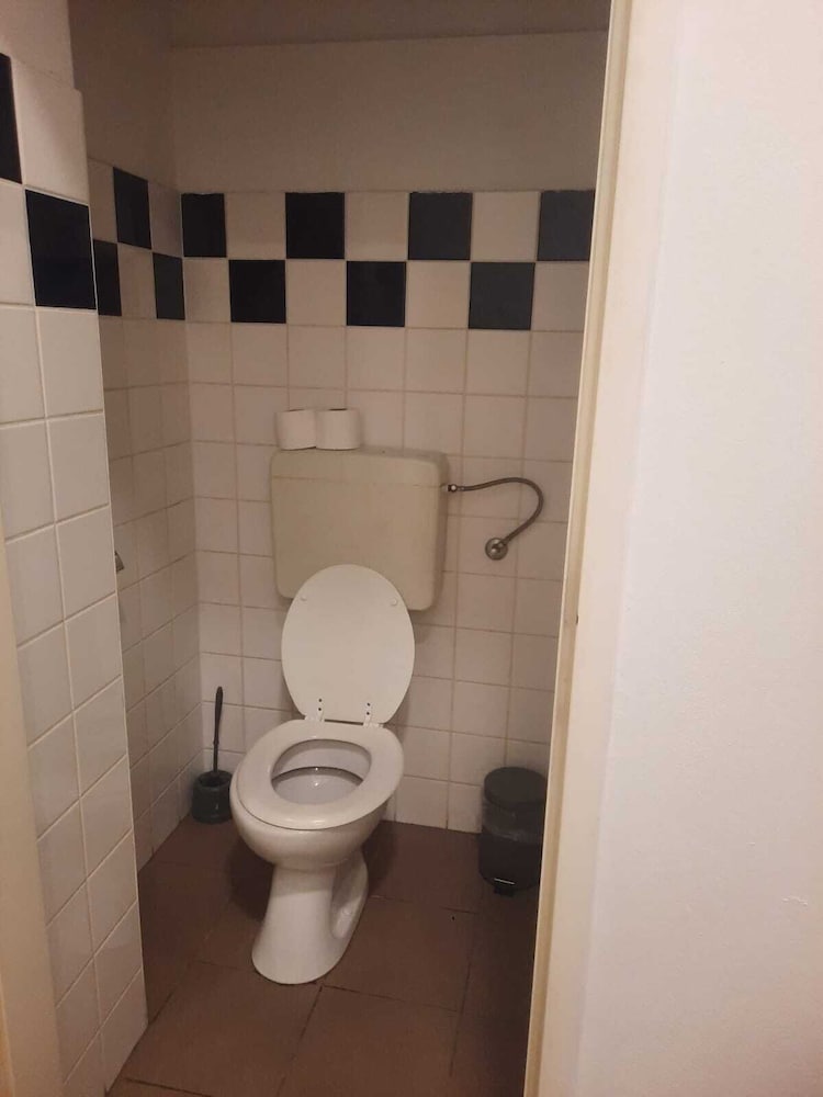 Value 2BR Apt Central City Location