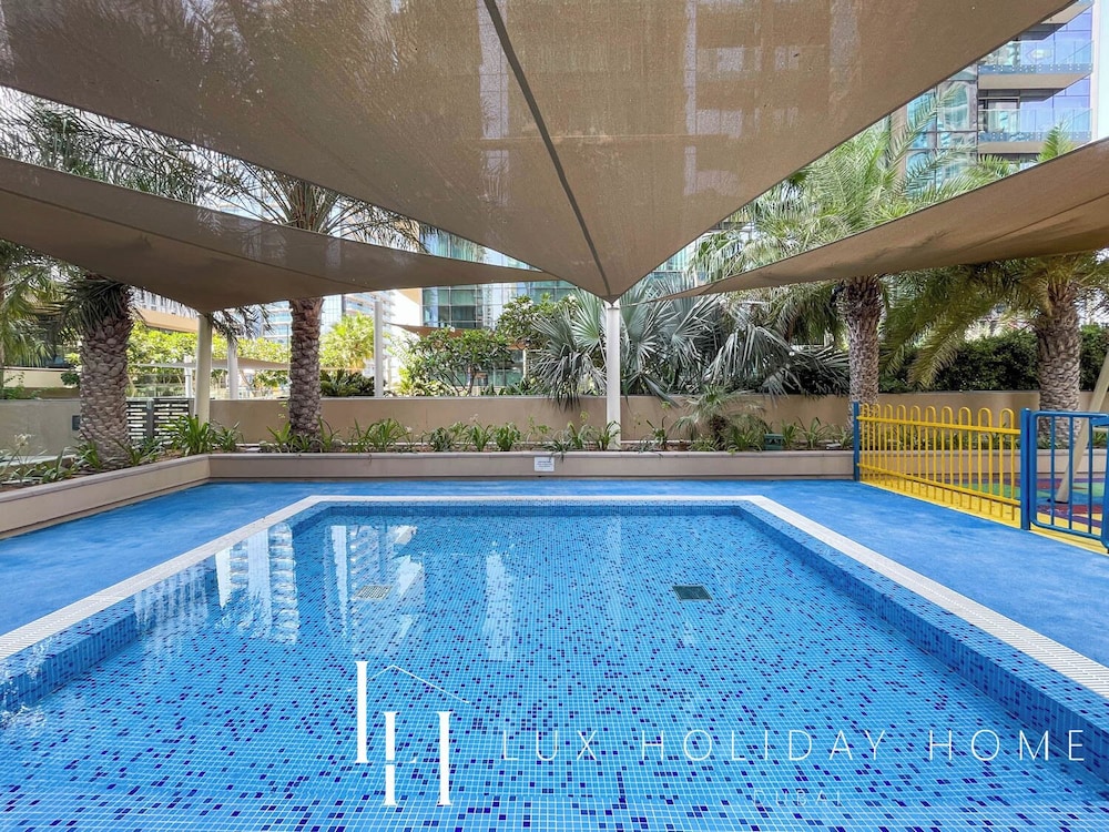 LUX The Marina Gate Sea View Suite 2