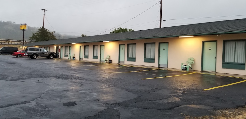 Quick Stop Motel - Property Image 5