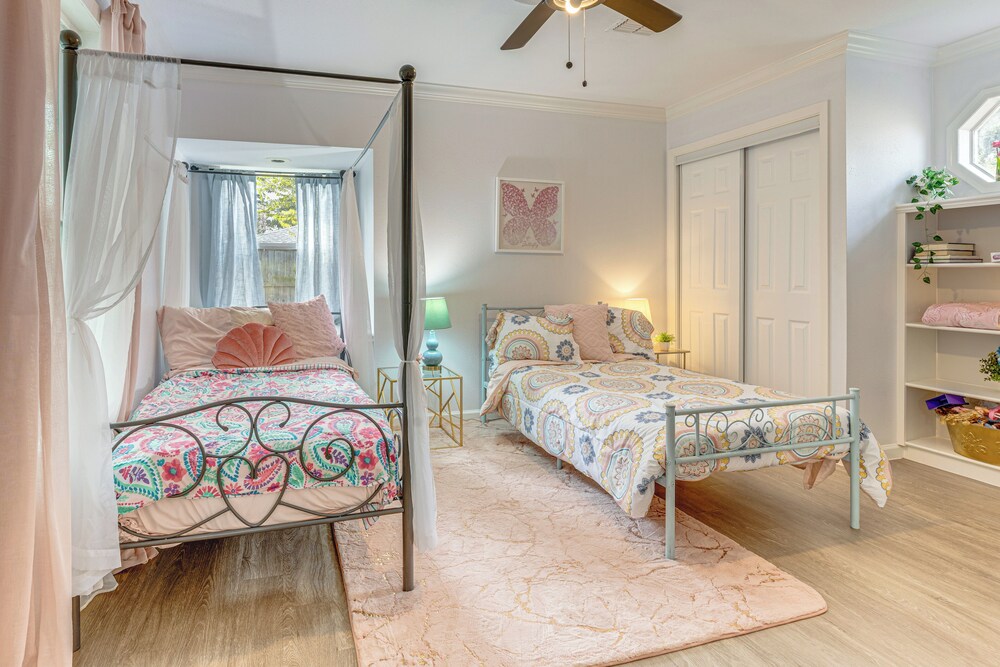 Families Welcome! Recently Renovated Home in Katy