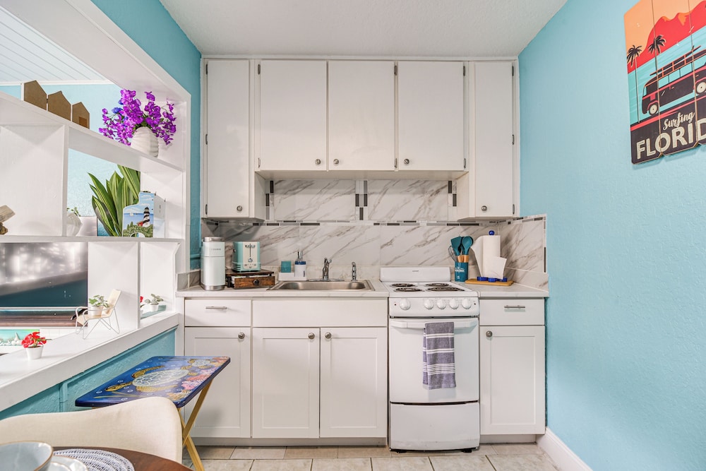 7 Mi to Dtwn: Cozy Studio in St Pete Beach!