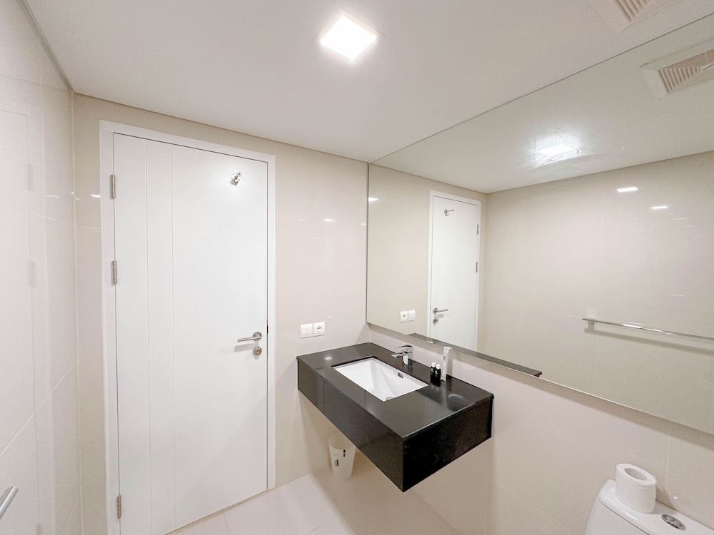 Spacious and Modern Studio SOHO Apartment at VieLoft SOHO and SKY Residence