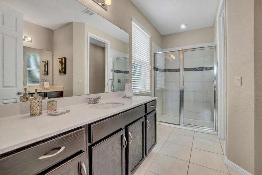 1513nassau 5 Bedroom Villa