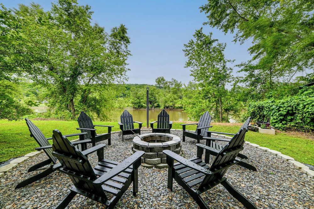 Riverfront Retreat w/ Near Boat Launch in Nineveh!